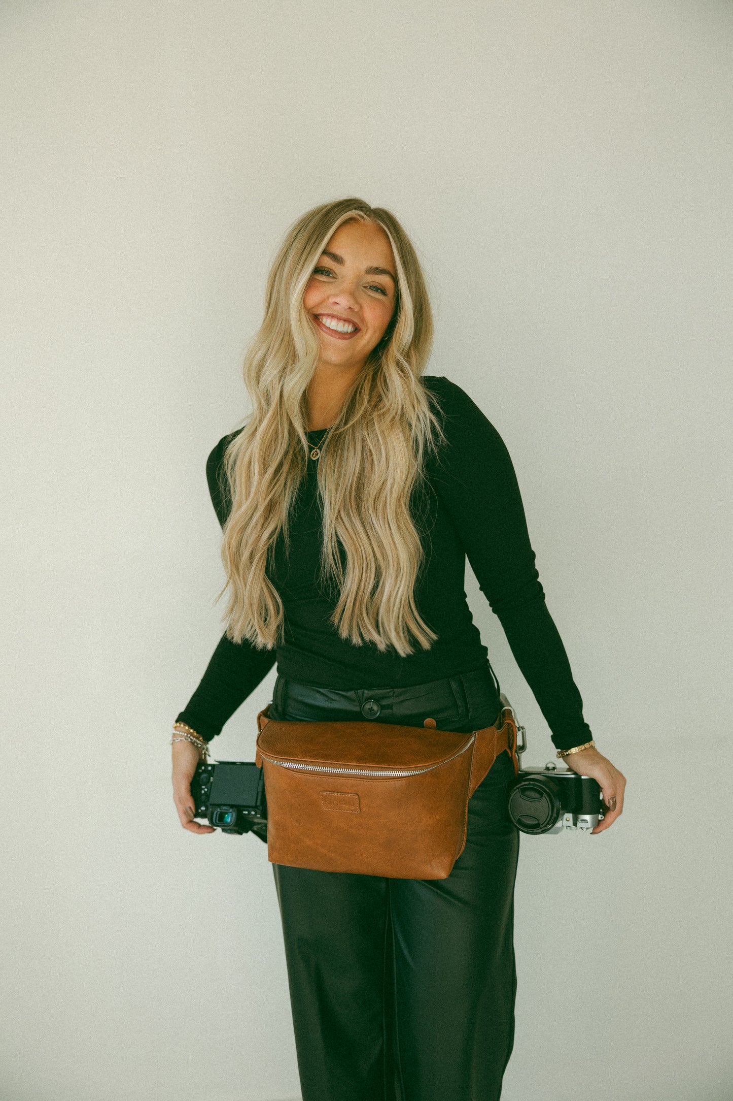 Kindly Dual Camera Holster (PRE-ORDER FOR MID-FEB SHIPPING)