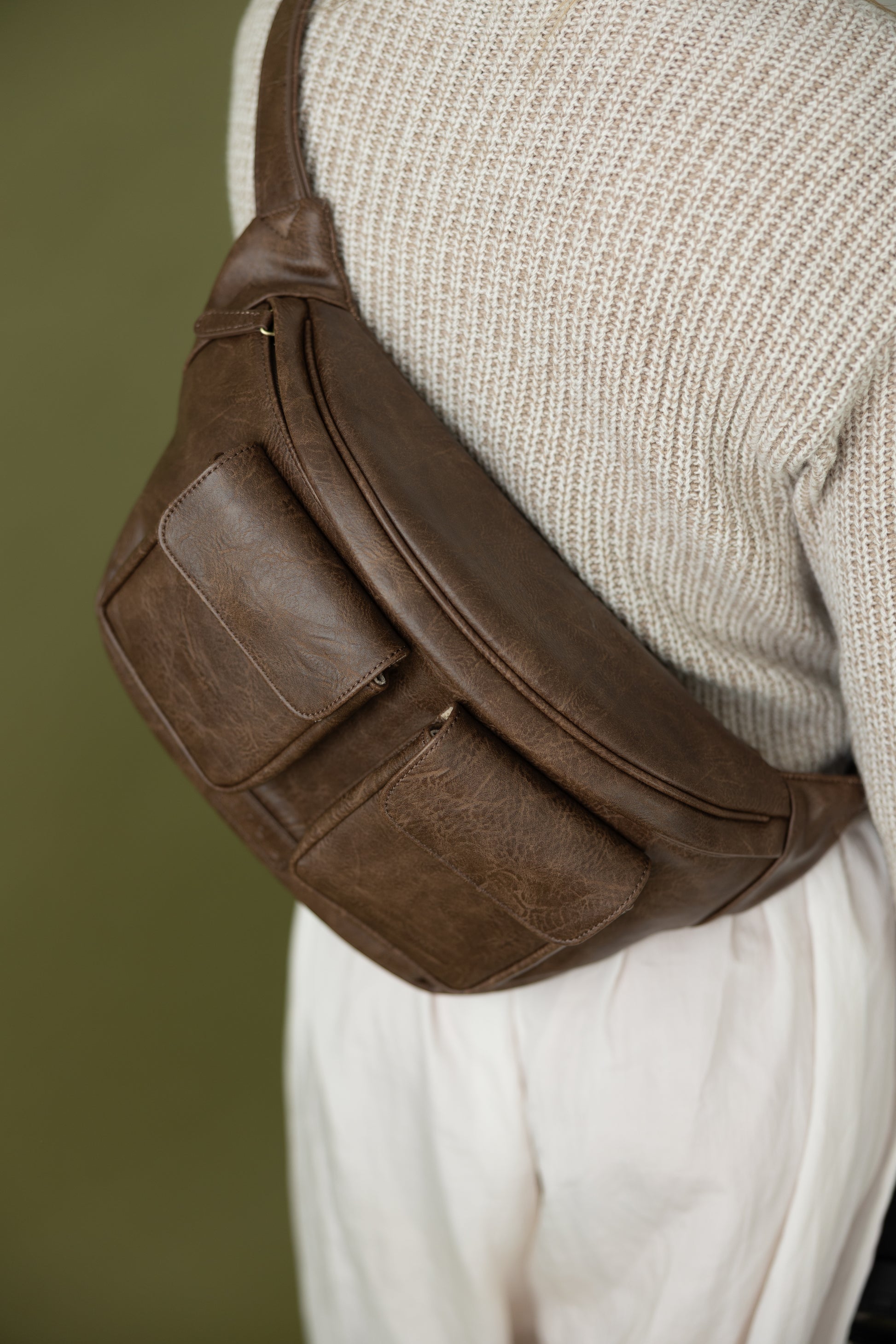 XL Photographer's Sling Bag – kindlycamerabags