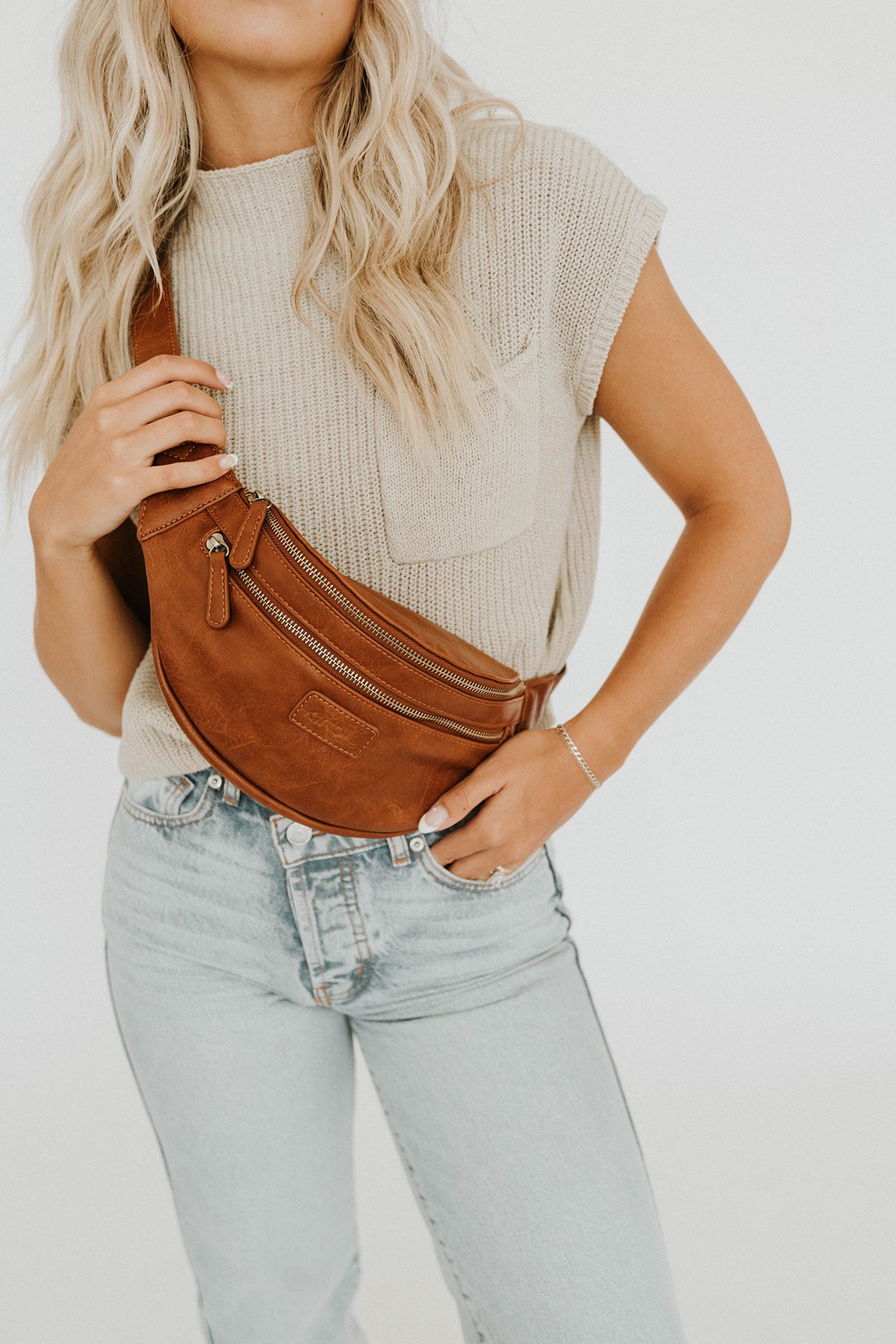 absolutte Grand bagage The Photographer's Fanny Pack (PRE-ORDER- SHIPS IN SEPTEMBER) –  kindlycamerabags